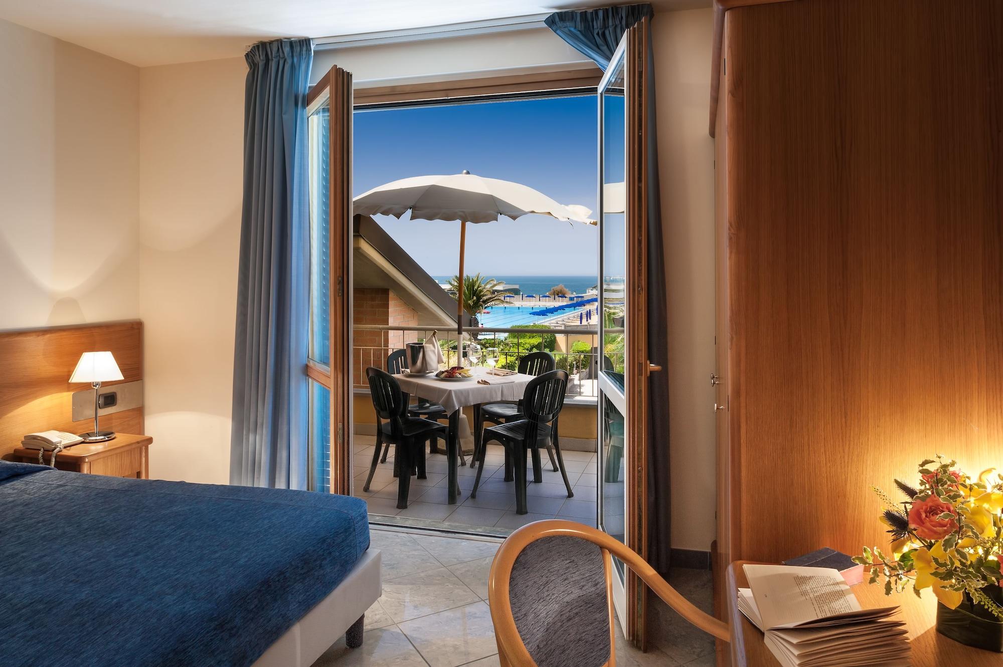 Continental Resort Tirrenia Kültér fotó