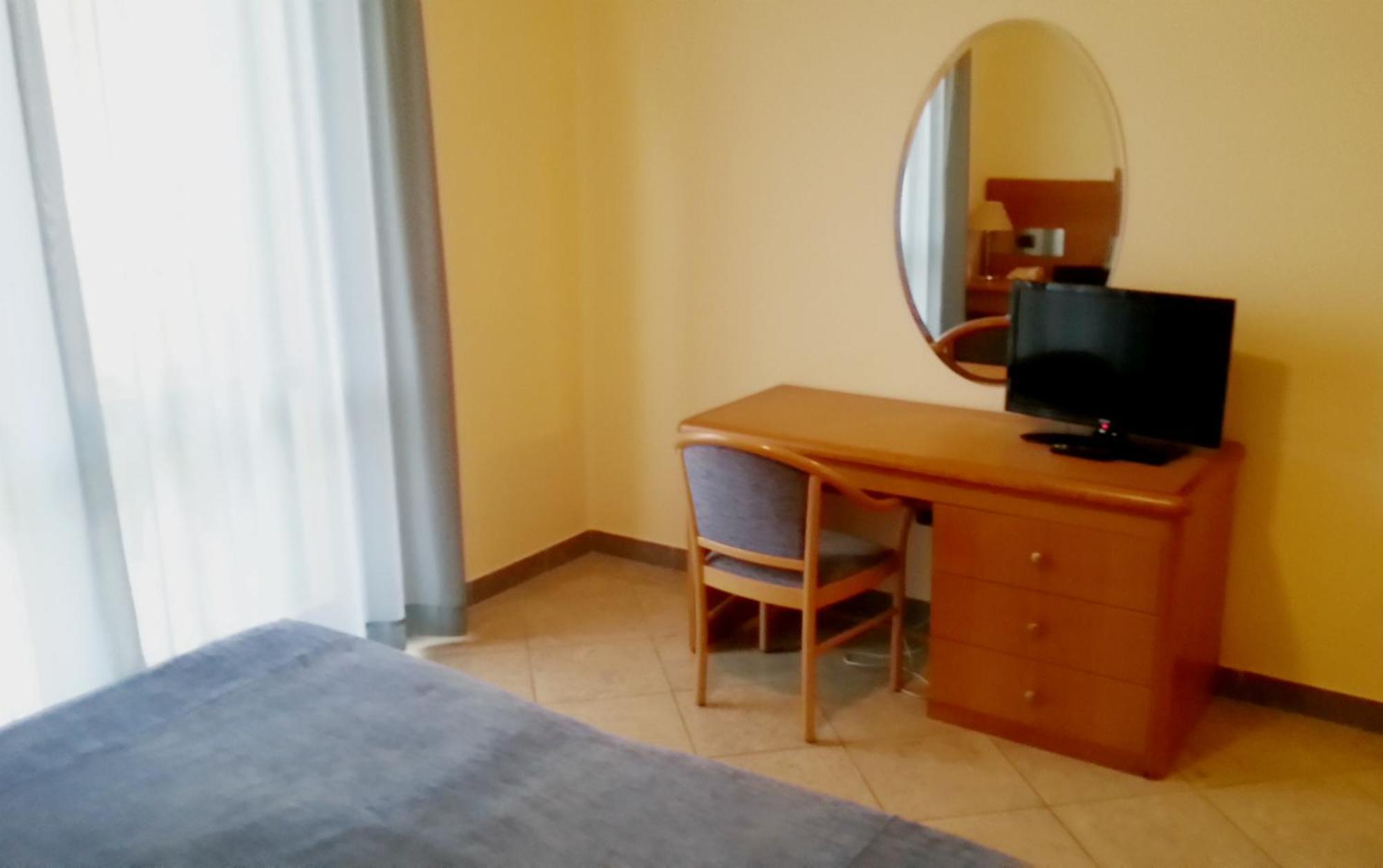 Continental Resort Tirrenia Szoba fotó
