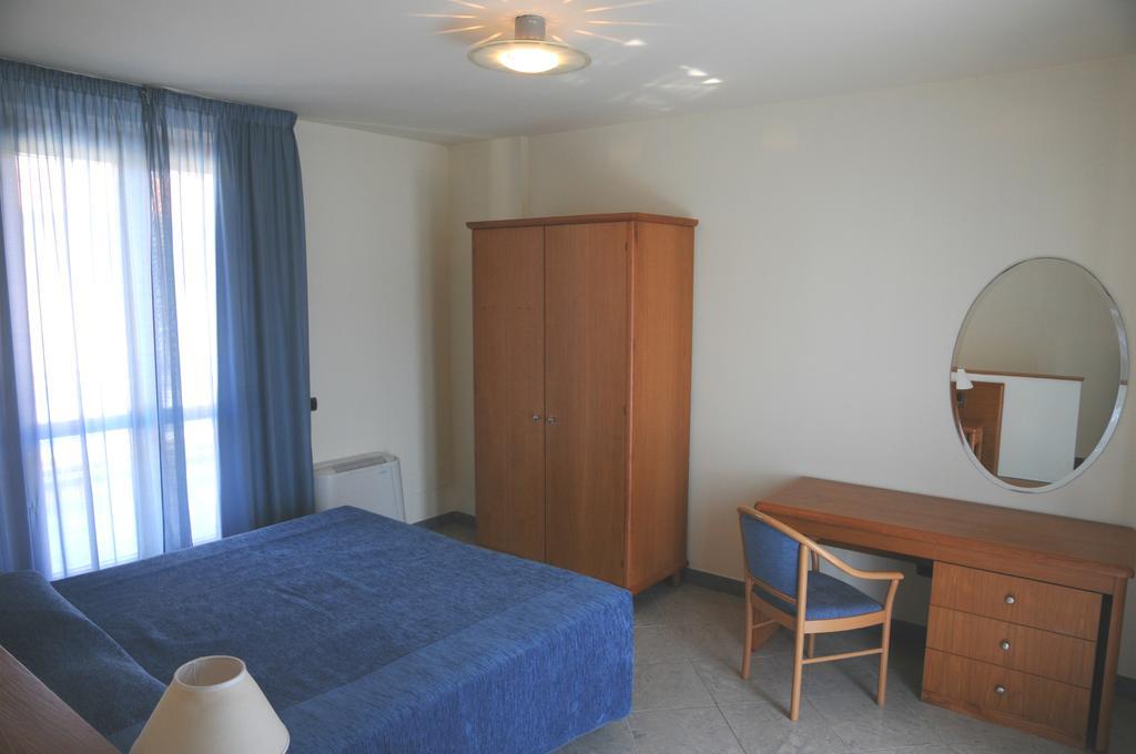 Continental Resort Tirrenia Szoba fotó
