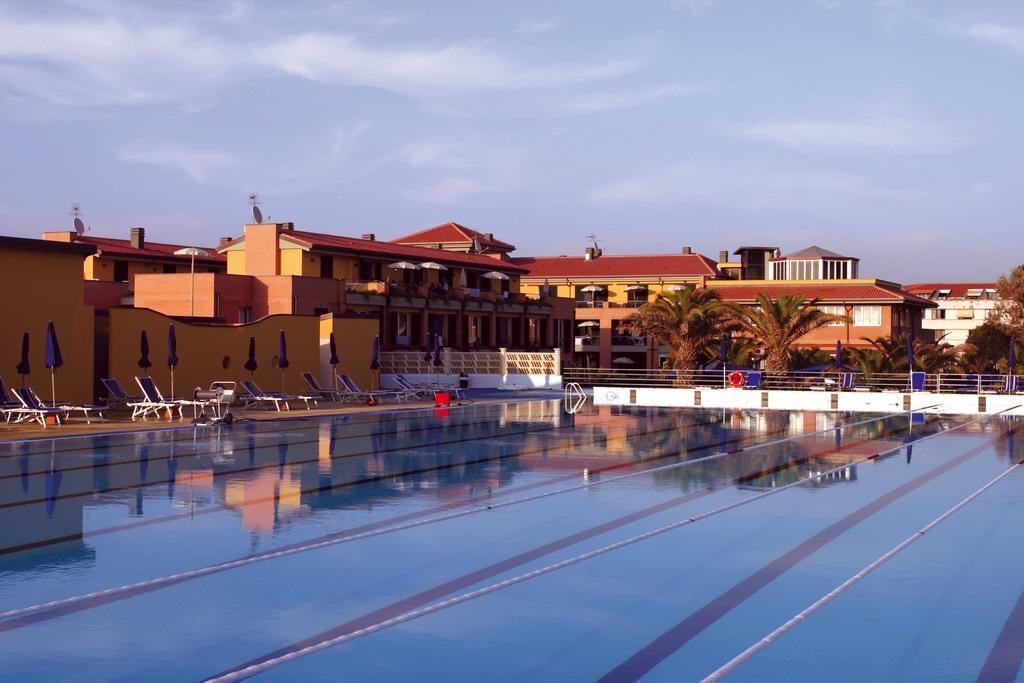 Continental Resort Tirrenia Kültér fotó