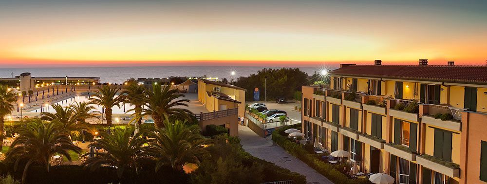 Continental Resort Tirrenia Kültér fotó
