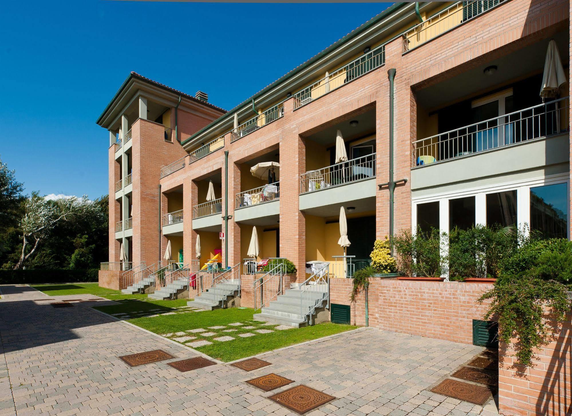 Continental Resort Tirrenia Kültér fotó