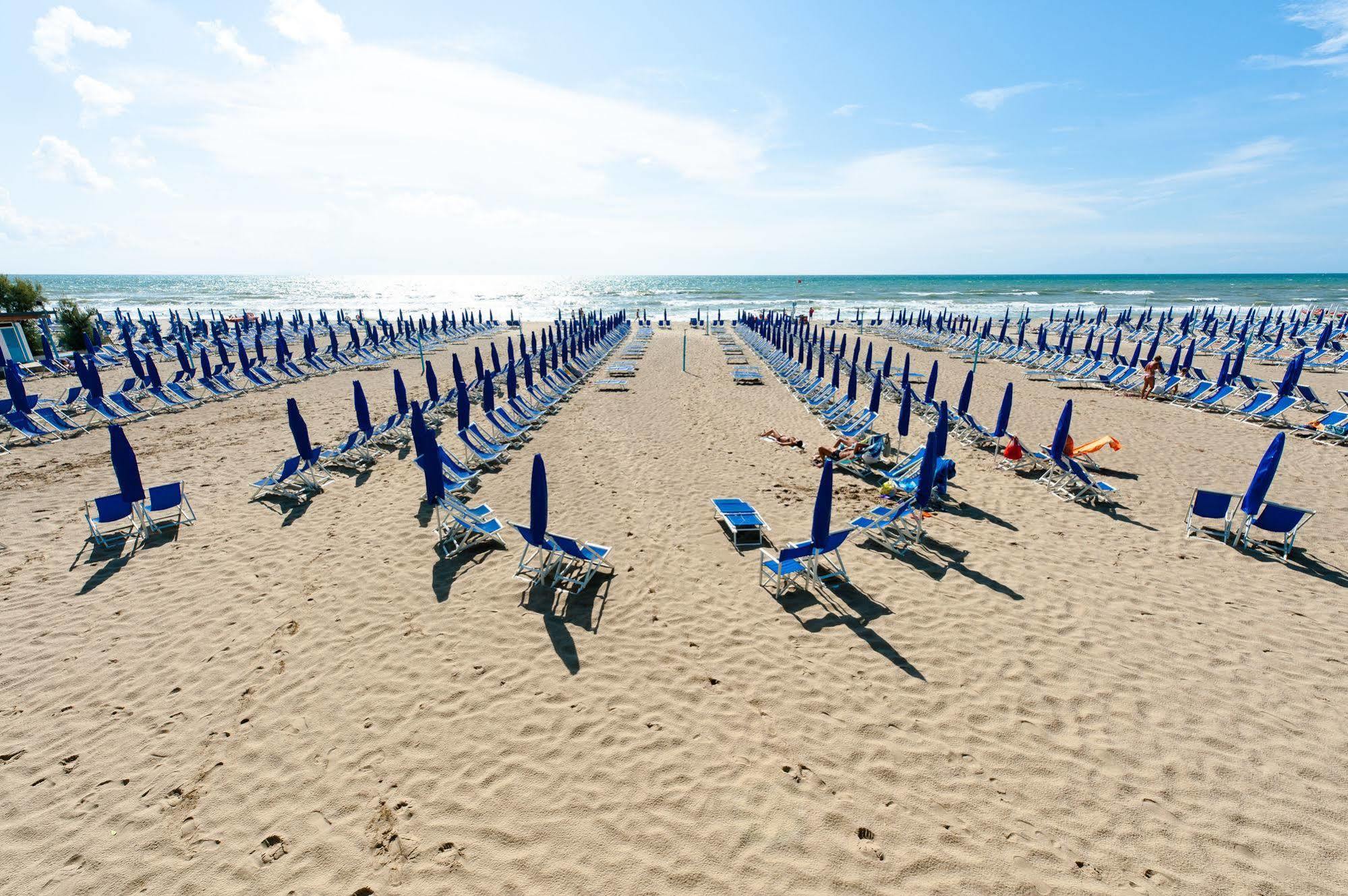 Continental Resort Tirrenia Kültér fotó