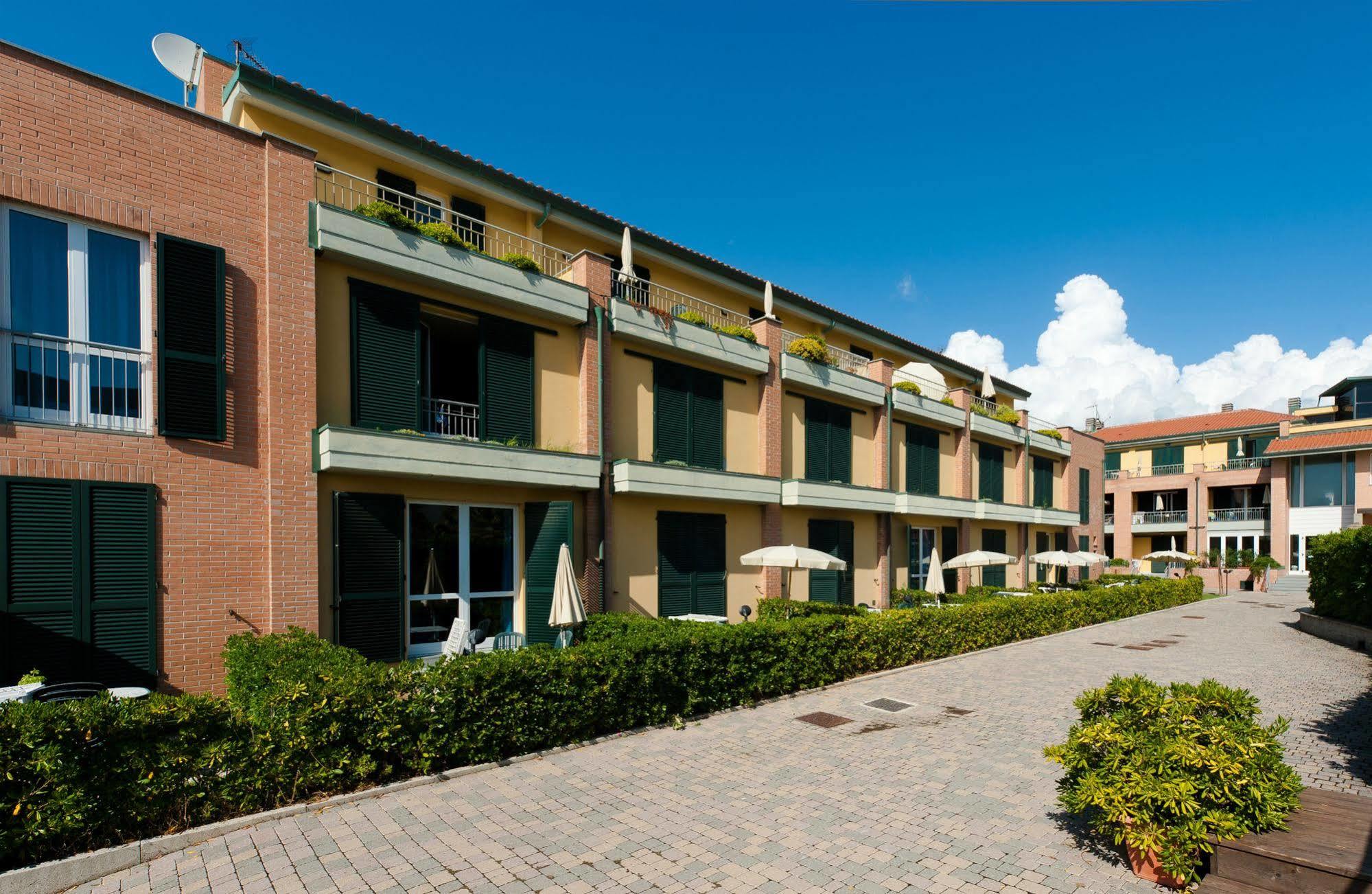 Continental Resort Tirrenia Kültér fotó