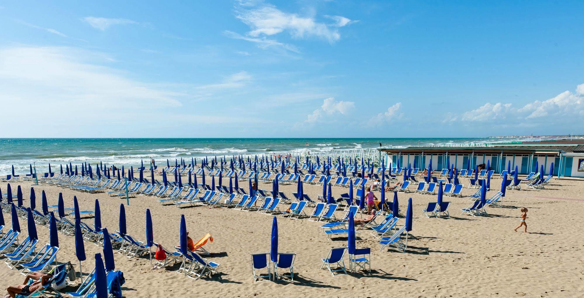 Continental Resort Tirrenia Kültér fotó